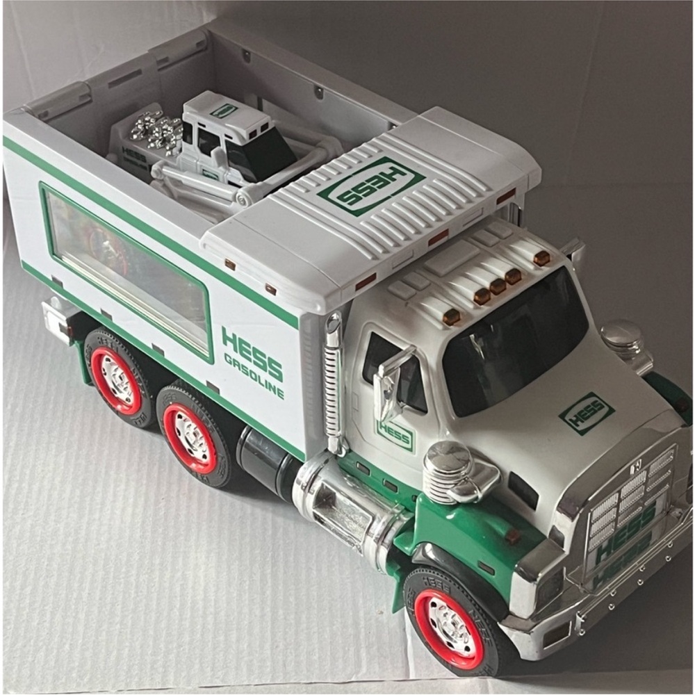 2008 NIB Hess Truck & Front Loader